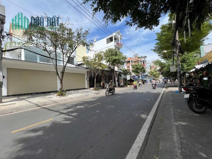 Chính chủ cần bán gấp căn  góc 2 mặt  tiền đường vị trí kinh doanh sầm uất đường  Mai Văn Vĩnh Q7.