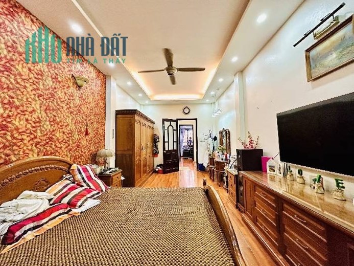Bán nhà Dân xây Trần Tử Bình- Cầu Giấy- Ô tô- KD - VP - Vỉa Hè DT 52m-4T-MT4m