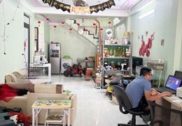 NHÀ ĐẸP  - Chính Chủ Bán Nhanh CĂN NHÀ  Tại  18/52/403 Hàm nghi Đông Hương tp Thanh Hóa