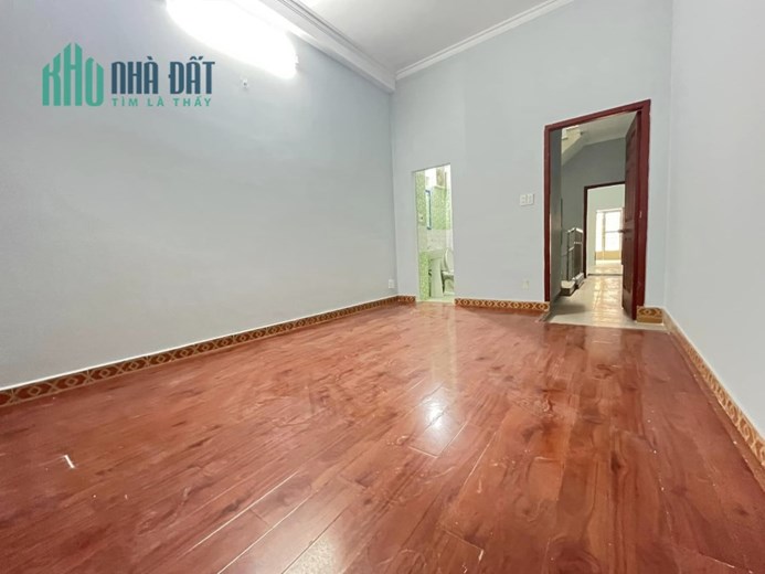 MẶT TIỀN KINH DOANH ĐẮC ĐỊA, SẦM UẤT - VỊ TRÍ CỰC ĐẸP - CÓ LỀ ĐƯỜNG RỘNG - NHÀ 3 TẦNG BTCT