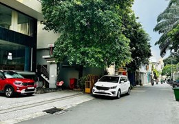MỘT SIÊU PHẨM 5 TẦNG CÓ THANG MÁY - NHÀ ĐẸP Ở LIỀN LÀM SPA - VPCTY - XE HƠI VÀO NHÀ - KHU PHỐ ĐỒNG