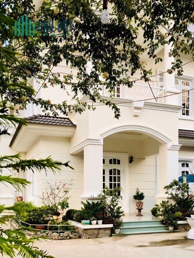 CHO THUÊ VILLA SÂN VƯỜN - SÂN ĐẬU OTO - Hùng Vương - P9 Đà Lạt