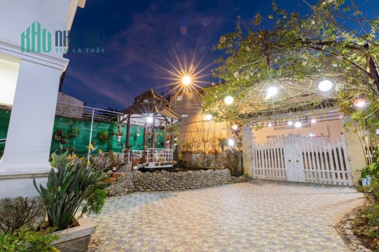 CHO THUÊ VILLA SÂN VƯỜN - SÂN ĐẬU OTO - Hùng Vương - P9 Đà Lạt
