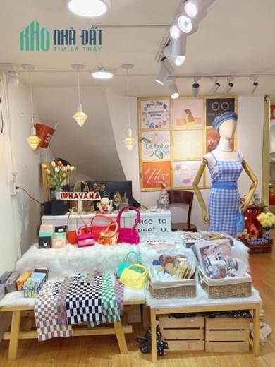CẦN SANG NHƯỢNG SHOP Địa chỉ: Chung cư nổi tiếng 42 Tôn Thất Thiệp, Phường Bến Nghé, Quận 1, Hồ Chí