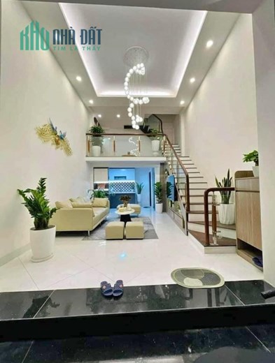 bán nhà xuân thủy, 40mn, 5 tầng, 4 phòng ngủ, full nội thất, cách phố 20m, giá nhỉnh 4 tỷ