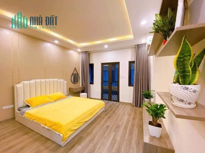 bán nhà xuân thủy, 40mn, 5 tầng, 4 phòng ngủ, full nội thất, cách phố 20m, giá nhỉnh 4 tỷ