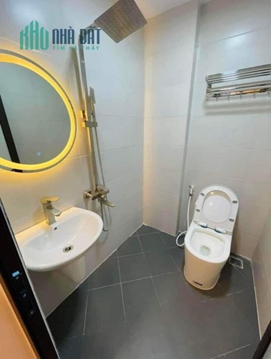 bán nhà xuân thủy, 40mn, 5 tầng, 4 phòng ngủ, full nội thất, cách phố 20m, giá nhỉnh 4 tỷ