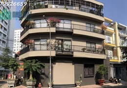 BIỆT THỰ CĂN GÓC ỐP GỖ ĐỎ FULL NHÀ . 2 MẶT TIỀN 8M VÀ 12M .