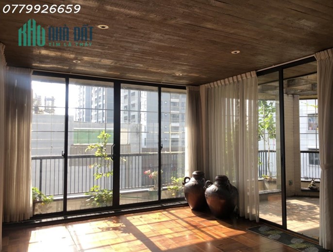 BIỆT THỰ CĂN GÓC ỐP GỖ ĐỎ FULL NHÀ . 2 MẶT TIỀN 8M VÀ 12M .