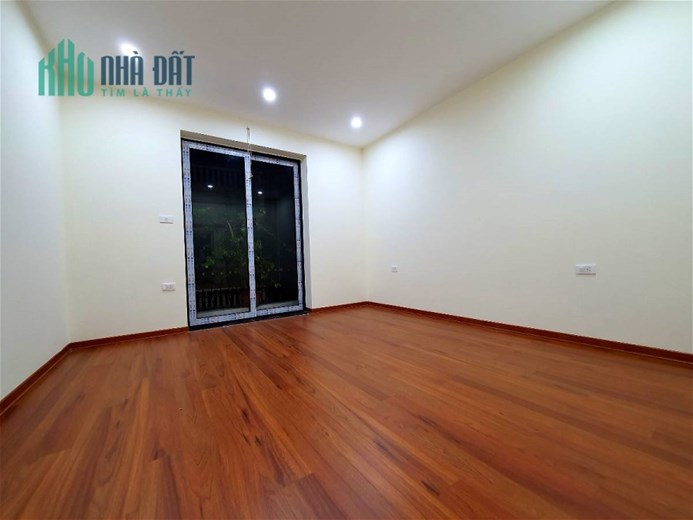 Bán Nhà Trung Tâm Cầu Giấy. 40m Xây 5 Tầng Nhỉnh 10 Tỷ. Cam Kết Ảnh Thật Mô Tả Chính Xác. Chủ Muốn