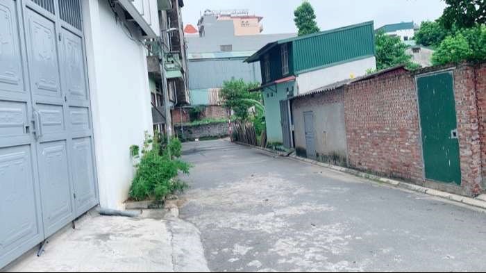 Mặt phố Phan Đăng Lưu, Yên Viên, bên lẻ vỉa hè rộng kinh doanh, 112m, mặt tiền: 5m, 9 tỷ 3
