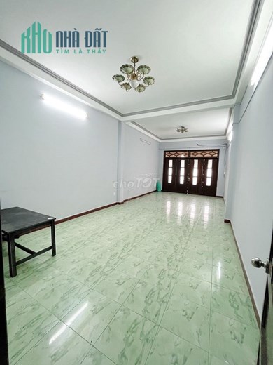 CHO THUÊ TẦNG 1 MẶT TIỀN NGUYỄN VĂN QUÁ (Đối Diện Galaxy), Quận 12