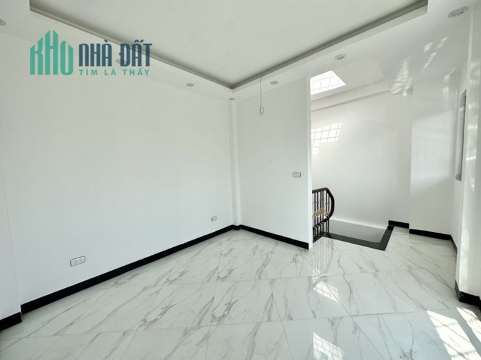 Bán nhà Văn Cao, Ba Đình. 30mx5; MT 5m; giá 4 tỷ 55