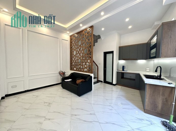 Bán nhà Văn Cao, Ba Đình. 30mx5; MT 5m; giá 4 tỷ 55