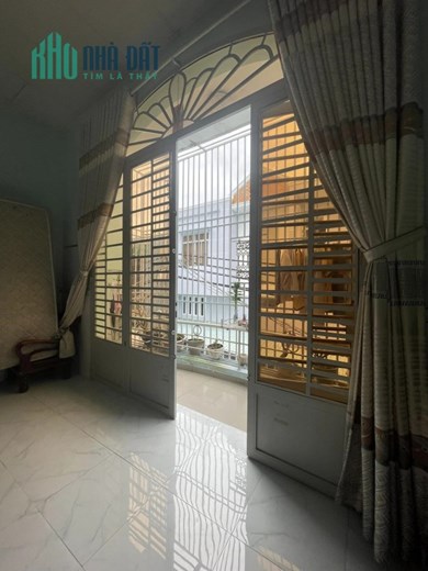 Bán nhà 2 Tầng hơn 180m2 Trần Xuân Soạn Quận 7, vừa ở vừa cho thuê