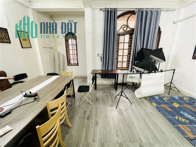 Bán nhà mặt ngõ Phố Hào Nam Đống Đa 44m2x4 tầng, kinh doanh, ô tô tránh, mặt tiền đẹp 6m chỉ 8.6 tỷ.