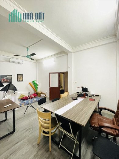 Bán nhà mặt ngõ Phố Hào Nam Đống Đa 44m2x4 tầng, kinh doanh, ô tô tránh, mặt tiền đẹp 6m chỉ 8.6 tỷ.