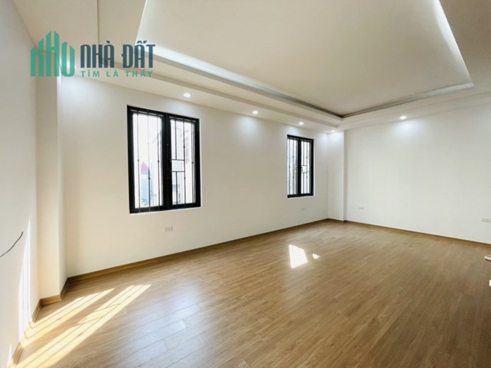 Nhà mới Lệ Mật, Việt Hưng, xây đẹp, ngõ nông rộng oto vào thoáng 30m2x 5t, 3 tỷ 8