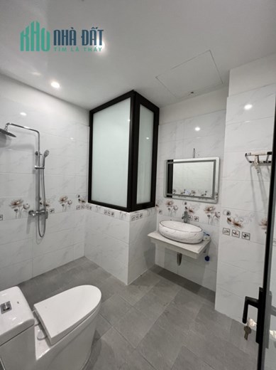 Nhà mới Lệ Mật, Việt Hưng, xây đẹp, ngõ nông rộng oto vào thoáng 30m2x 5t, 3 tỷ 8