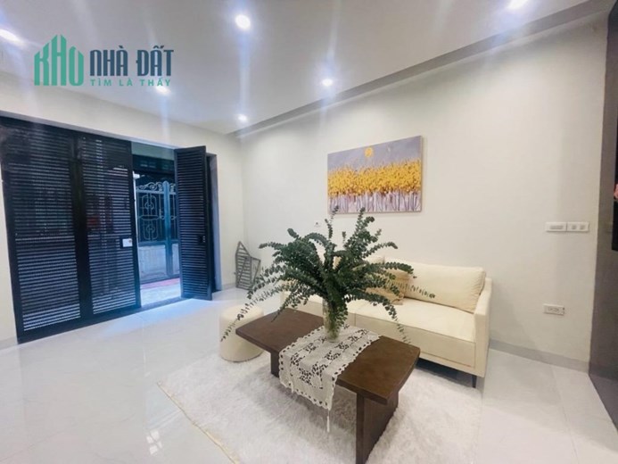 Bán nhà Nguyễn Văn Cừ 32mv  4 tầng  -  3.85 tỷ