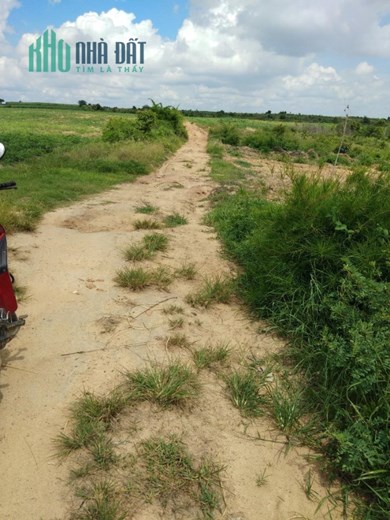 Cần bán đất DT 1,2 mẫu  tại khu Glai Ruh-Xã Chư Răng- Huyện La Pa- Tỉnh Gia Lai