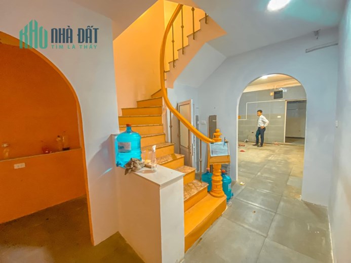 BÁN GẤP ! MẶT PHỐ HAÒ NAM - CÁT LINH- QUẬN ĐỐNG ĐA; 70M X 4 TẦNG, GIÁ 22 TỶ.