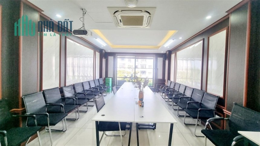 CHỈ 19 TỶ SỞ HỮU NHÀ DIỆN TÍCH RỘNG, MT TO, GARA Ô TÔ, KINH DOANH VP PHỐ TRUNG KÍNH.