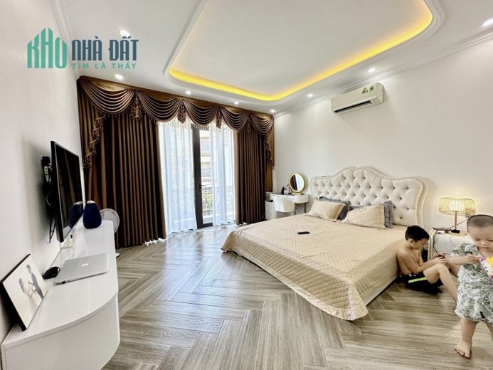 Bán căn nhà xây mới 90m2 tại 193 Văn Cao giá sốc