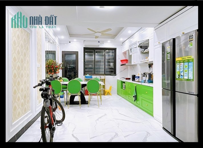 Cực Hiếm! Bán nhà Nguyễn văn cừ, vị trí vip, gần mặt phố. DT 72m2, MT 4m.Gía 9.1 tỷ