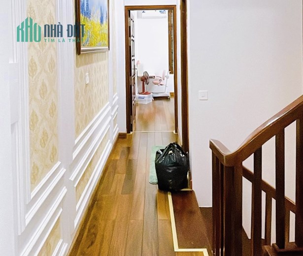 Cực Hiếm! Bán nhà Nguyễn văn cừ, vị trí vip, gần mặt phố. DT 72m2, MT 4m.Gía 9.1 tỷ