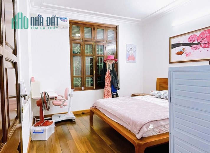 Cực Hiếm! Bán nhà Nguyễn văn cừ, vị trí vip, gần mặt phố. DT 72m2, MT 4m.Gía 9.1 tỷ