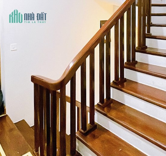 Cực Hiếm! Bán nhà Nguyễn văn cừ, vị trí vip, gần mặt phố. DT 72m2, MT 4m.Gía 9.1 tỷ