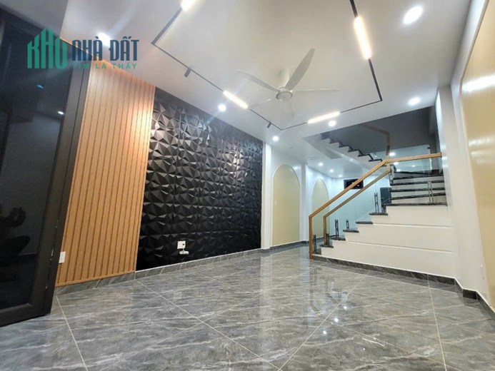 Bán nhà 3 tầng độc lập xây mới ô tô đỗ cửa tại Trần Nguyên Hãn, Hải Phòng