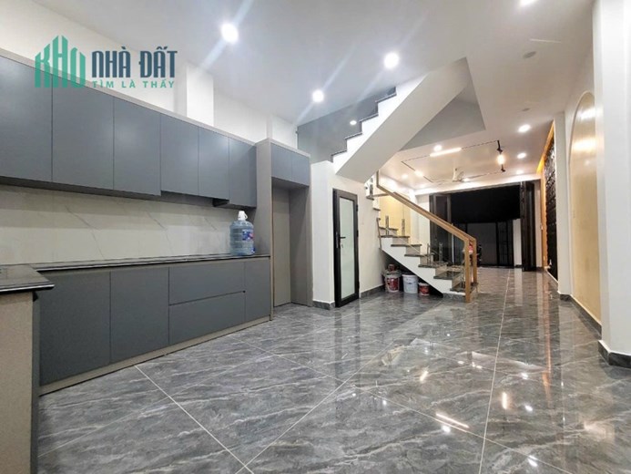 Bán nhà 3 tầng độc lập xây mới ô tô đỗ cửa tại Trần Nguyên Hãn, Hải Phòng