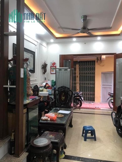 15m ra mặt phố của đống đa. Nhà mới, lô góc.5 tầng, MT 4,2m chưa đến 6 tỷ