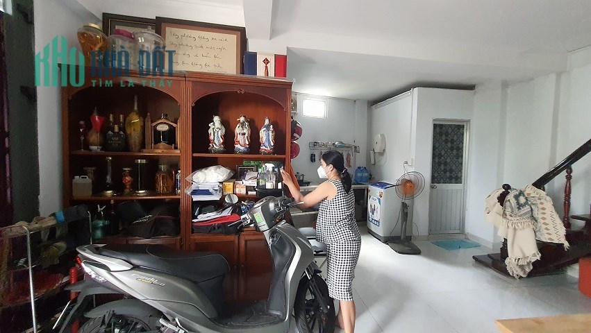Nhà HXH Phạm Văn Hai, P5, Tân Bình, 35m2, 2 tầng, giá mềm. Ninh nhà phố.