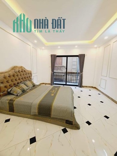 Bán nhà Đông Thiên- Lĩnh Nam 5 tầng mới chào hơn 3 tỷ mặt ngõ thông