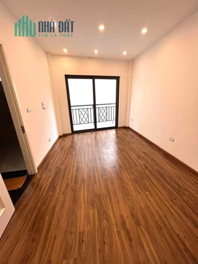 Nhà đẹp mới phố Văn Cao-Ba Đình,Gần ô tô, 30m*5T,MT 5M, nhỉnh 4tỷ