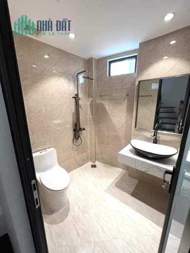 Nhà đẹp mới phố Văn Cao-Ba Đình,Gần ô tô, 30m*5T,MT 5M, nhỉnh 4tỷ
