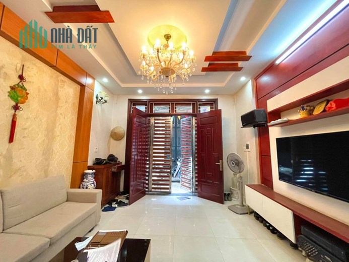 BÁN NHÀ KIM MÃ BA ĐÌNH, CÁCH PHỐ 30M NHÀ CÓ SÂN– CHỈ 100TR/M2