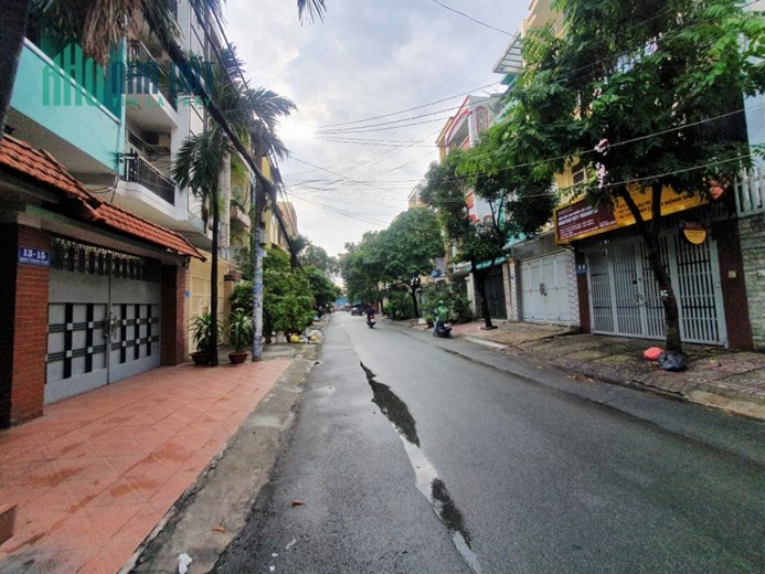 CHÍNH CHỦ BÁN NHÀ MẶT TIỀN ĐƯỜNG GẦN CHỢ CHU VĂN AN, BÌNH THẠNH,4X18M, TRỆT 3 LẦU, 11 TỶ