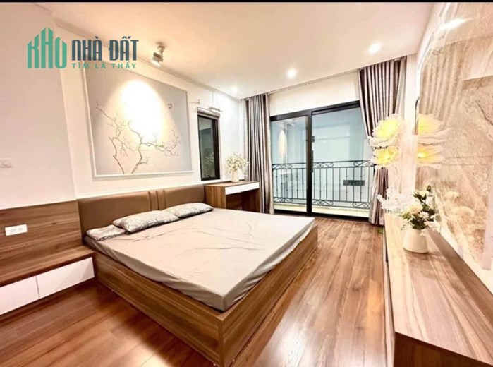 Căn Góc Nguyễn Khánh Toàn, Cầu Giấy, Nội Thất Mới, 75,5m giá 10,5 tỷ