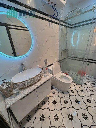 Nhà Trần Đăng Ninh, Căn Góc, Để Lại Nội Thất, 71,5m giá 10,7 tỷ