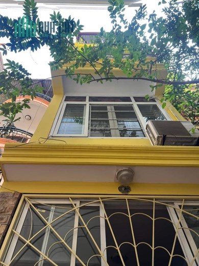 Bán Nhà hơn 3 tỷ, Ngõ 208 Tam Trinh. Dòng tiền 230 triệu/năm.  DT 39m × 5 tầng. 6 Ngủ, Thoáng,
