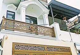NHÀ 3 TẦNG MỚI XÂY 4 x 17, gần ngã 4 TRUNG CHÁNH , 4 TỶ 350 t (TL), PHÁP LÝ CHUẨN. HẺM Ô TÔ.