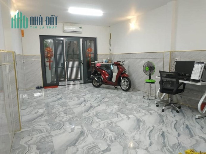 (hot)  Sập hầm Ngay ngã tư, siêu rẻ, trung tâm tiện ích nhiều, móng 3 tầng kiên cố