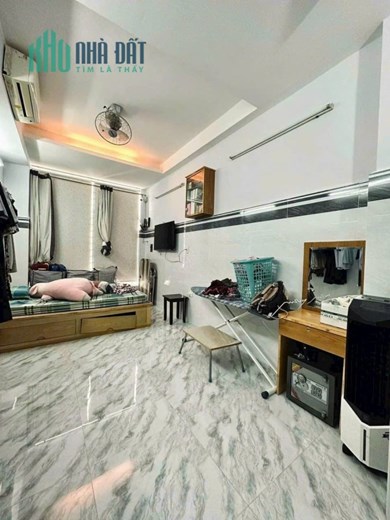 (hot)  Sập hầm Ngay ngã tư, siêu rẻ, trung tâm tiện ích nhiều, móng 3 tầng kiên cố