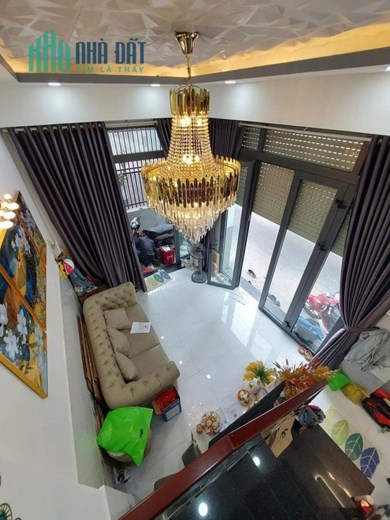 NHÀ ĐẸP GÓC 2 MẶT HẼM XE HƠI QUẬN 4 CHỈ 4 TỶ HƠN