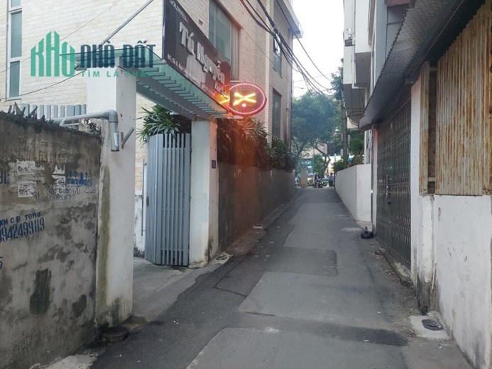Bán đất Lạc Long Quân, Tây Hồ. 30m2; MT 4m; giá 6 tỷ