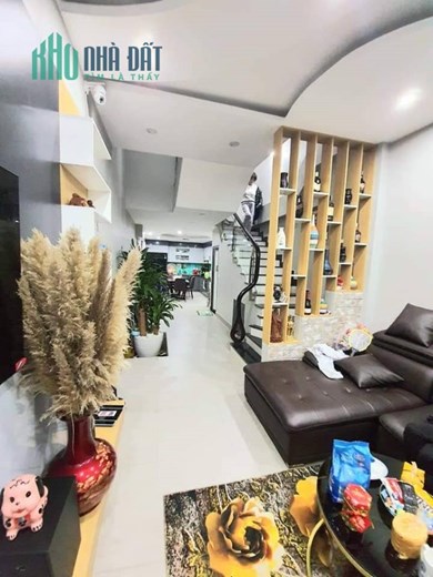 Bán Nhà Phường Bồ Đề, Gần Hồ,  Ôtô Đổ Cổng, 33m2, 5 Tầng, Nhỉnh 4 Tỷ.